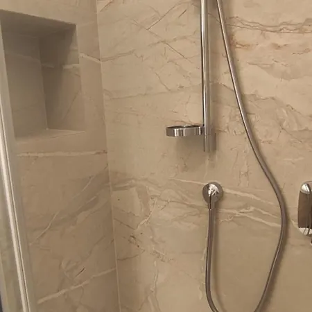 Bella Cortina - Comodo Al Centro E Impianti, Con Garage Lejlighed *